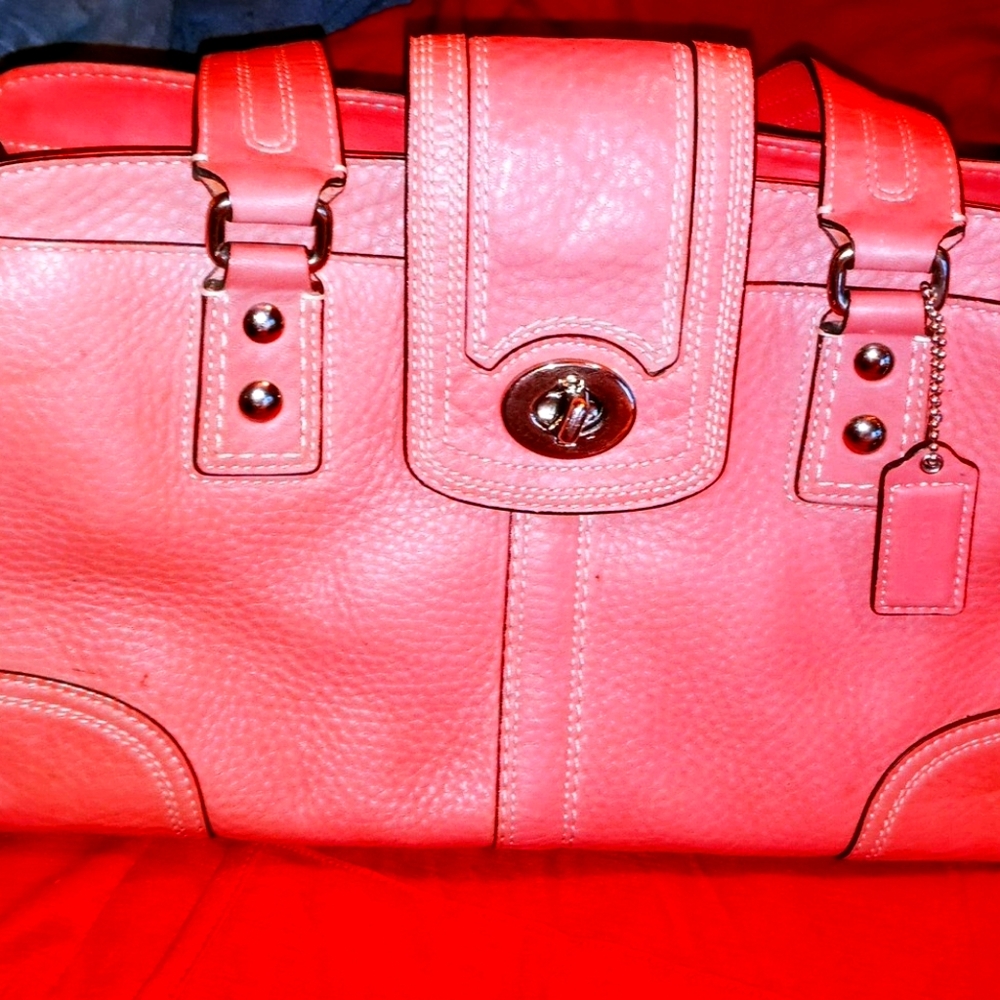 EXTREMELY NICE MEDIJUM PINK AUTHENTIC COACH BAG
